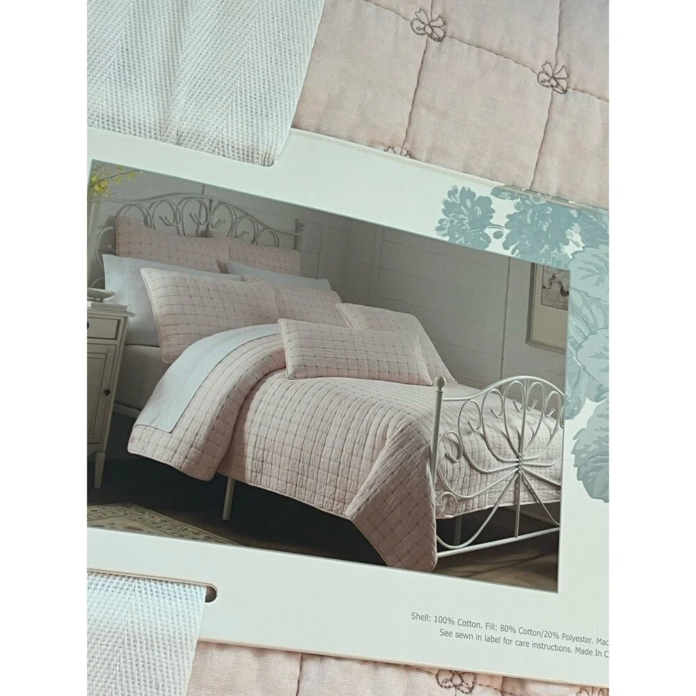 Shabby Chic Full/Queen Pink Quilt with All Over Bow Design 88”x92” New